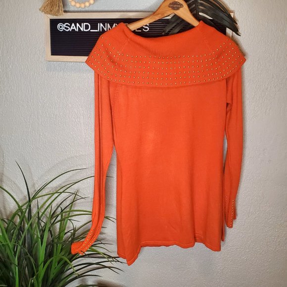 Questions ORANGE Long Sleave off shoulder sweater with gold dot detail Size L - Picture 3 of 12